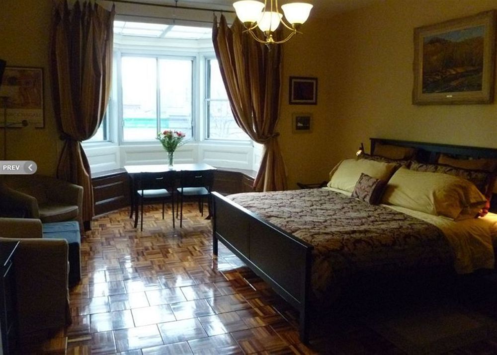Gingerbread Manor Bed & Breakfast Montreal