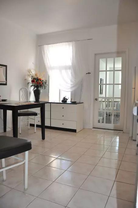 1 Avenue, Verdun Apartment *