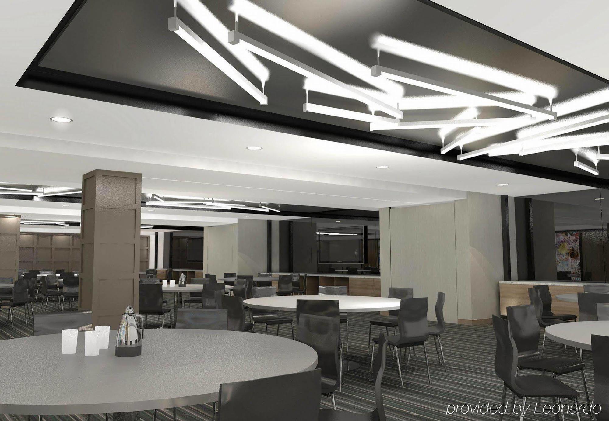 Renaissance Downtown 4*