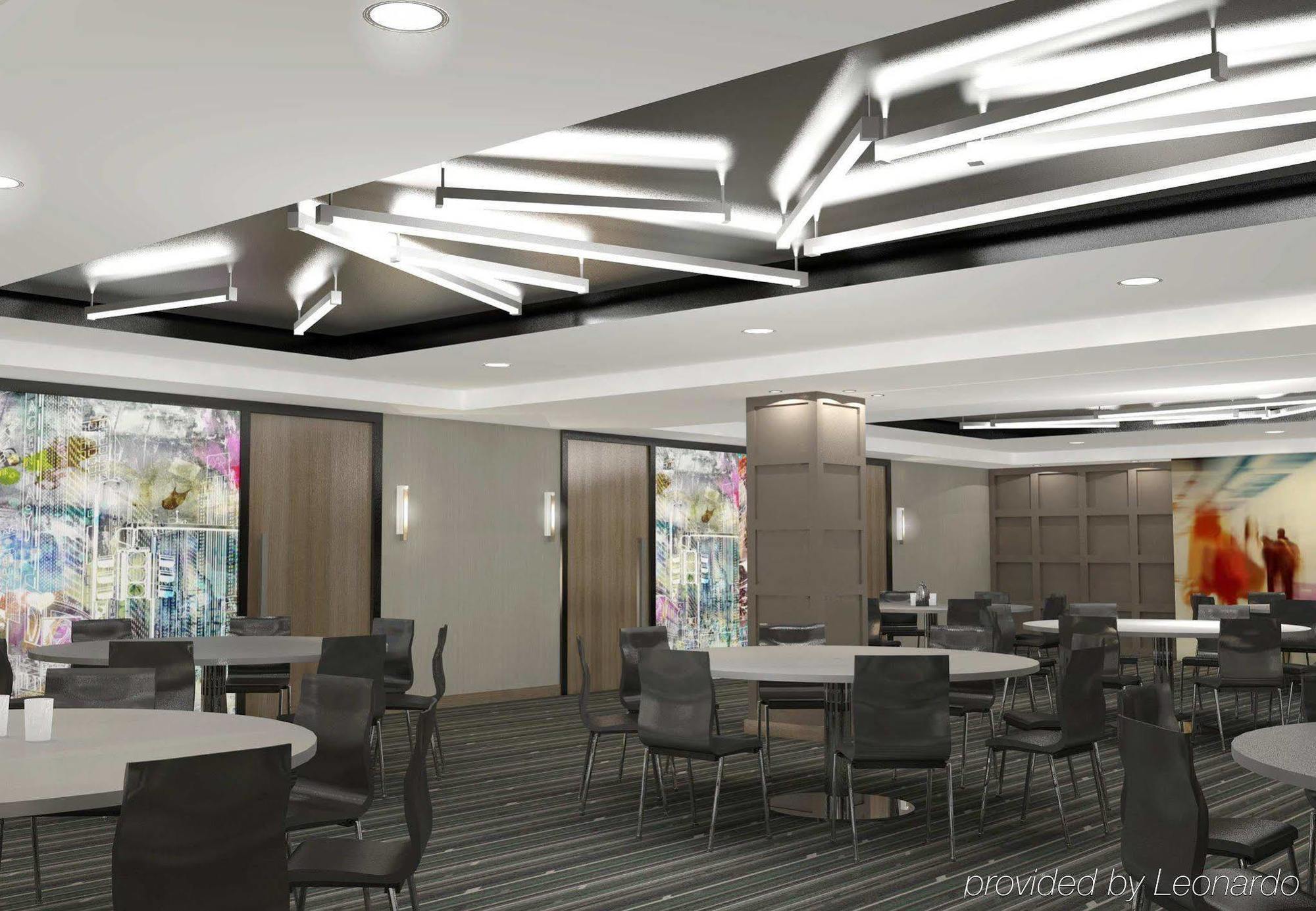 Hotel Renaissance Downtown 4*