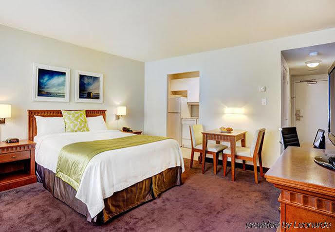 By Marriott Westmount Montreal