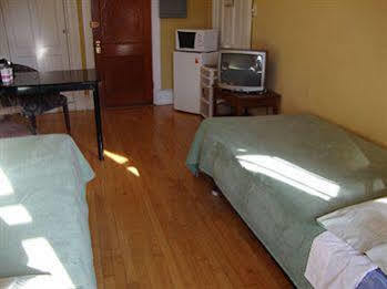 Hotel & Suites Place Des Arts Montreal