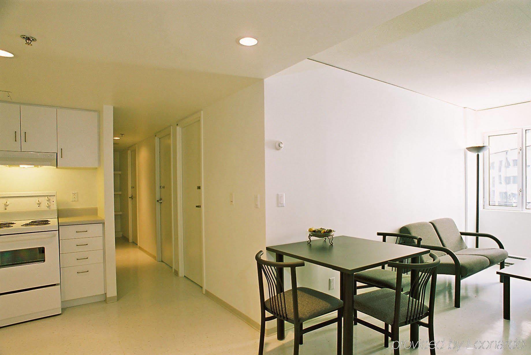 Residences Uqam Ouest Aparthotel 3*