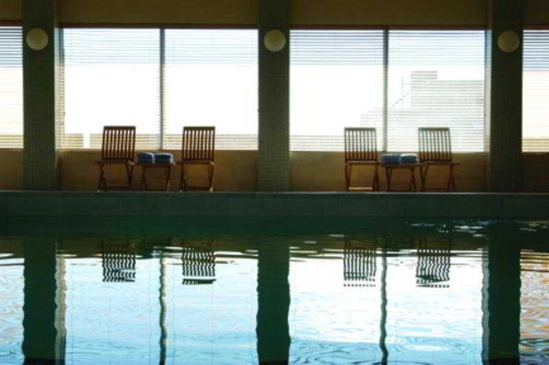 By Marriott Westmount Hotel 4*