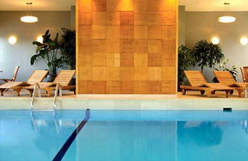 By Marriott Westmount Montreal