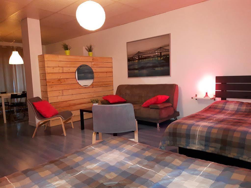 100 Meters To Subway - Montcalm Apartment