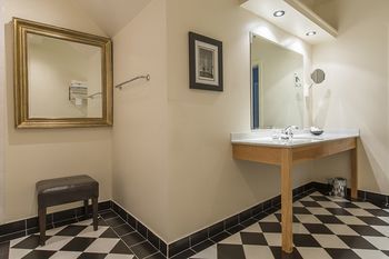 Lhotel Montreal