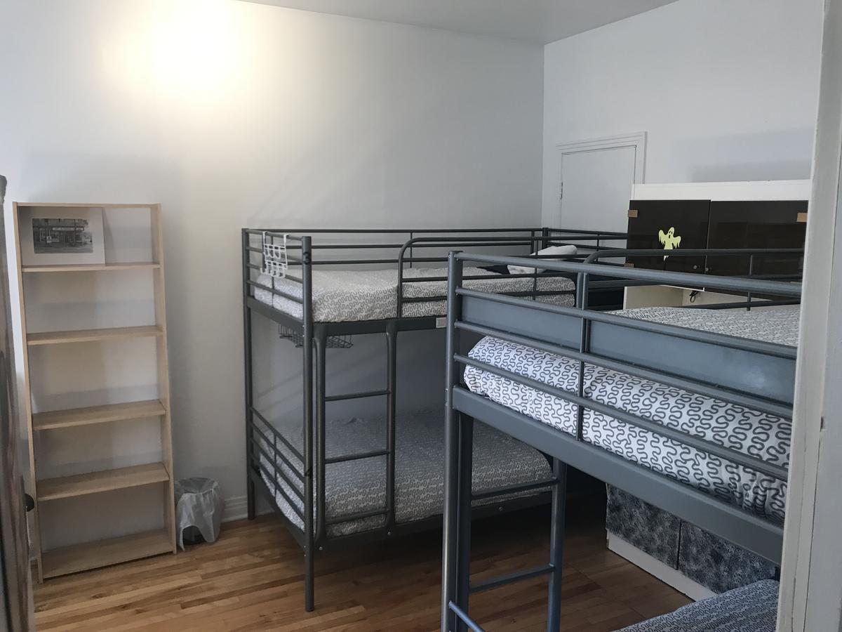 Pied-a-terre Mont-royal Hostel