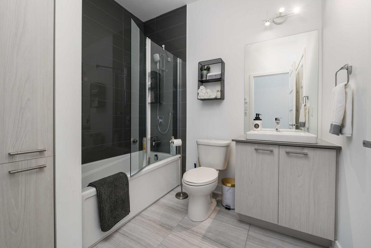 Stunning 2br On Plateau Mont-royal Apartment
