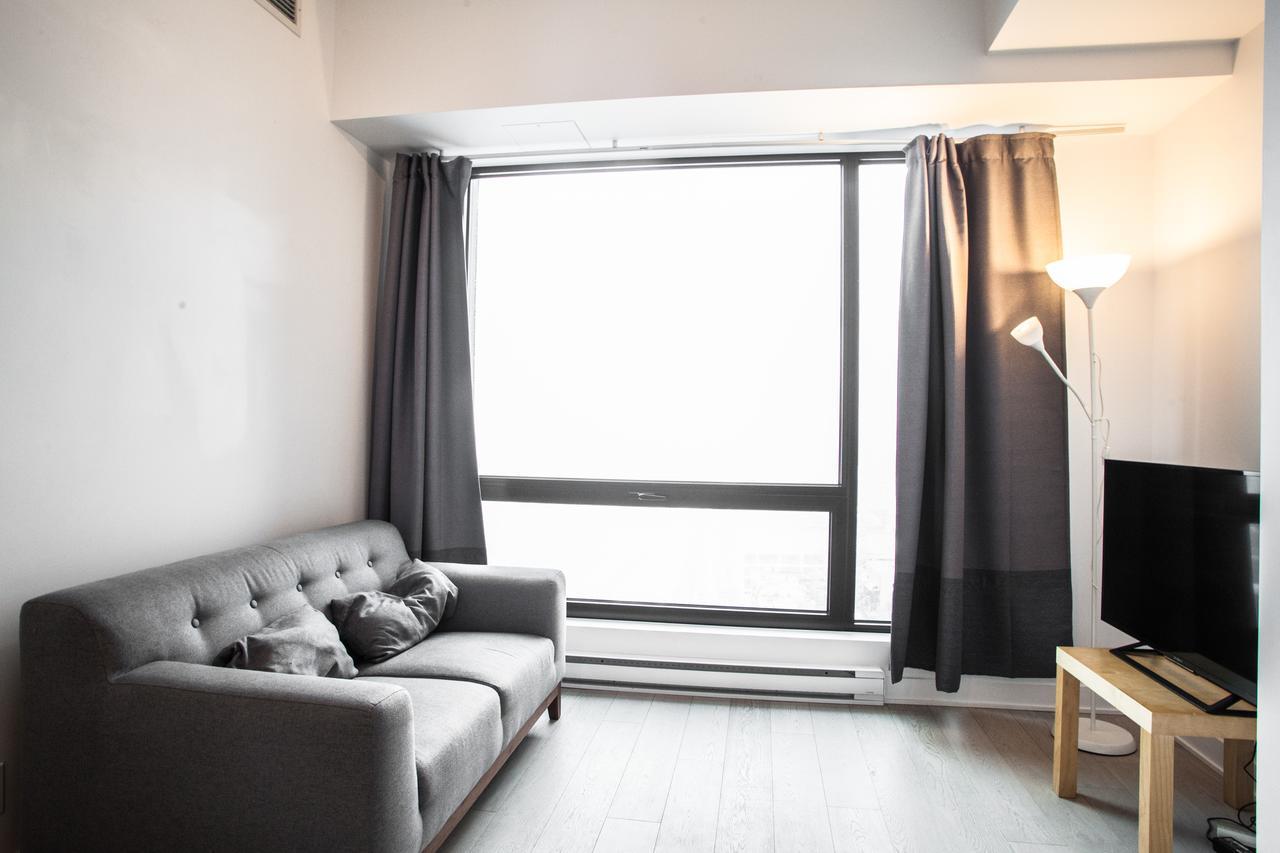 Tour Des Canadiens Sky Apartment