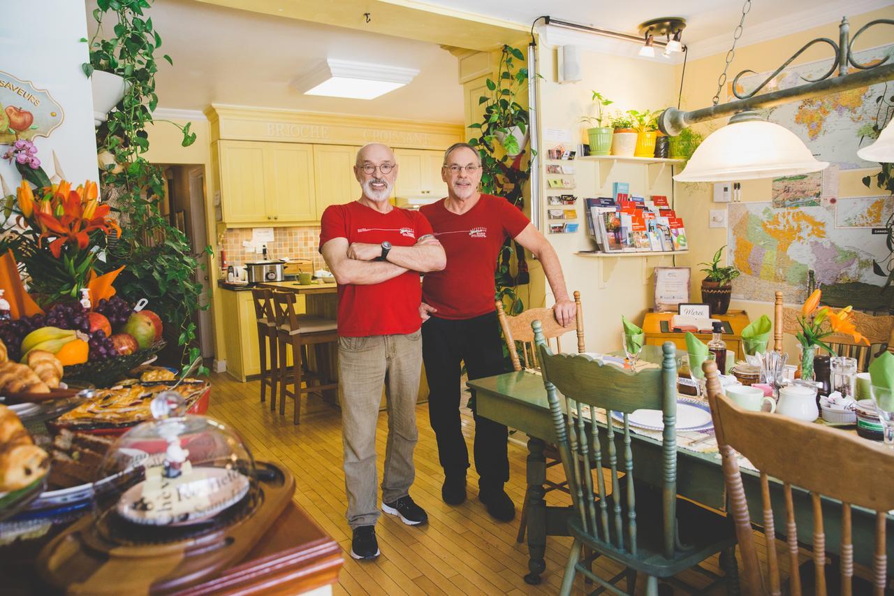 Bed & Breakfast Maison Des Jardins B & B Montreal