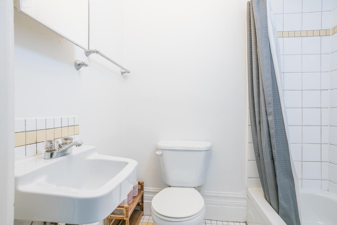 Sonder — White Crest Showers Aparthotel Montreal