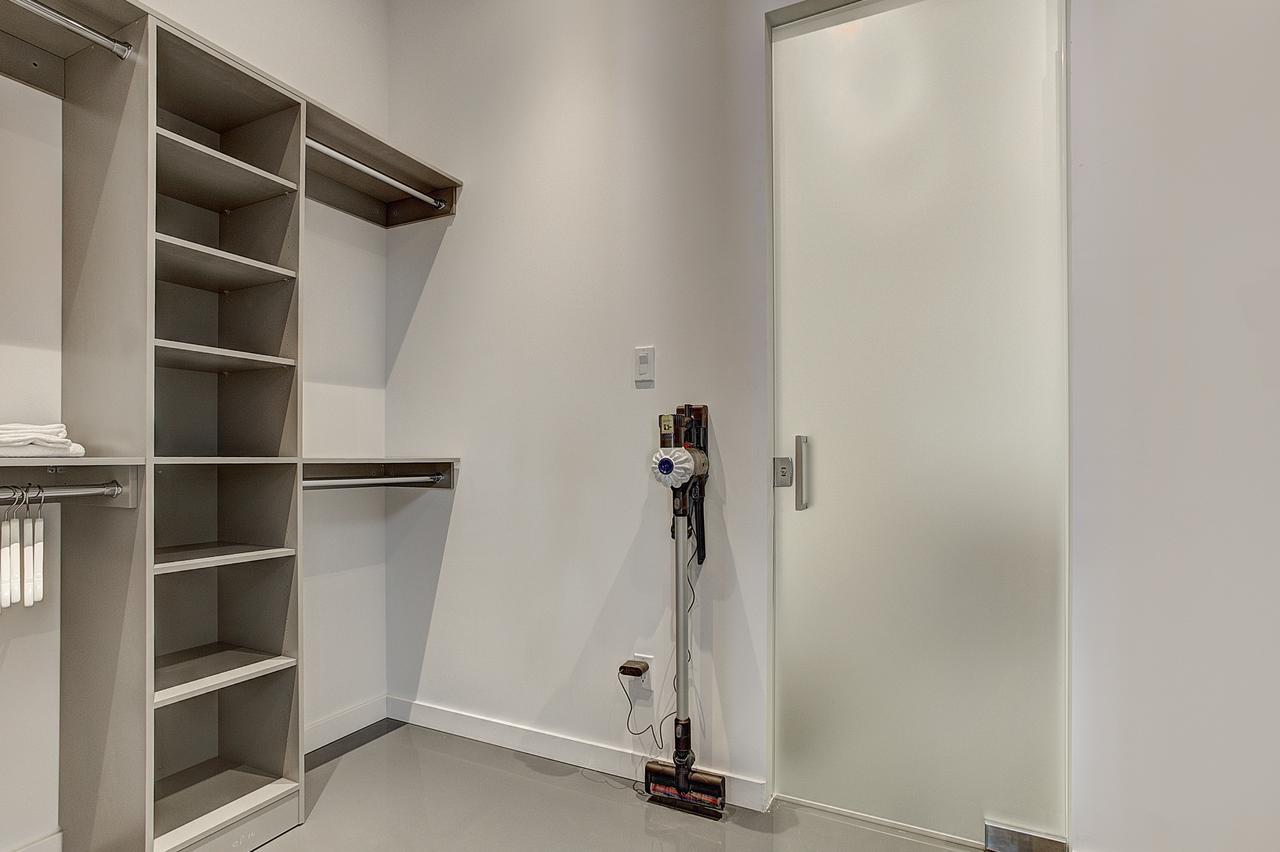 Les Lofts Du Centre By Simplissimmo Apartment Montreal