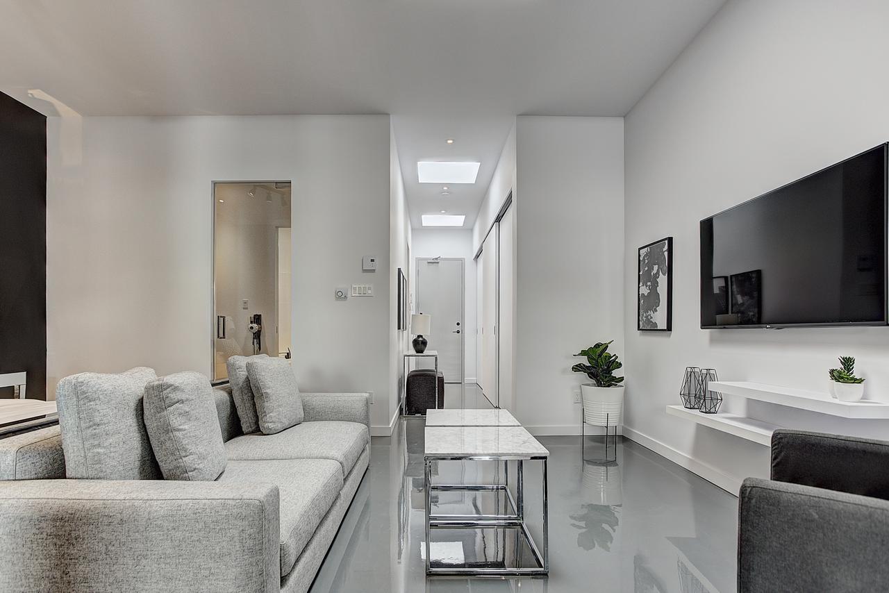 Les Lofts Du Centre By Simplissimmo Montreal