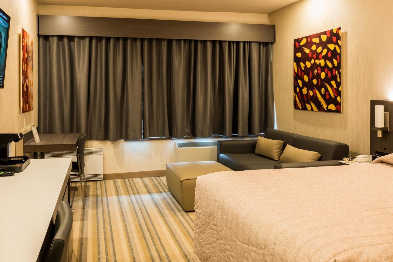 Le Chabrol & Hotel Montreal