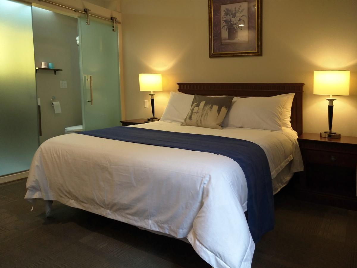 Le Deville Hotel