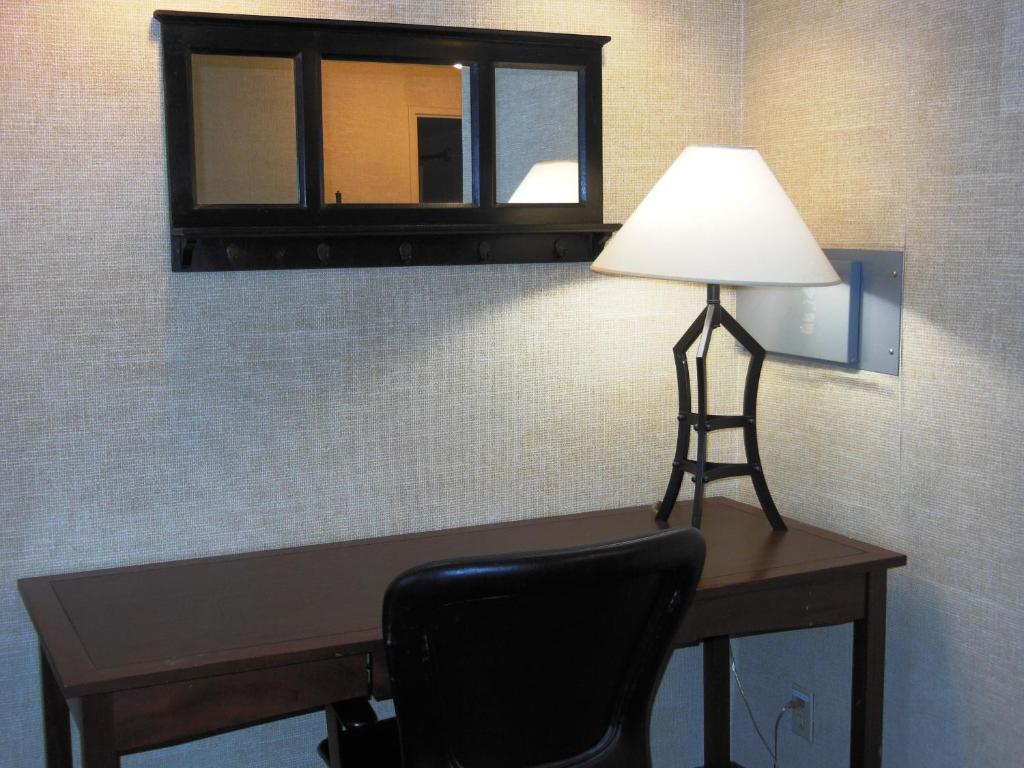 Four Points By Sheraton Montreal Centre-Ville 3*