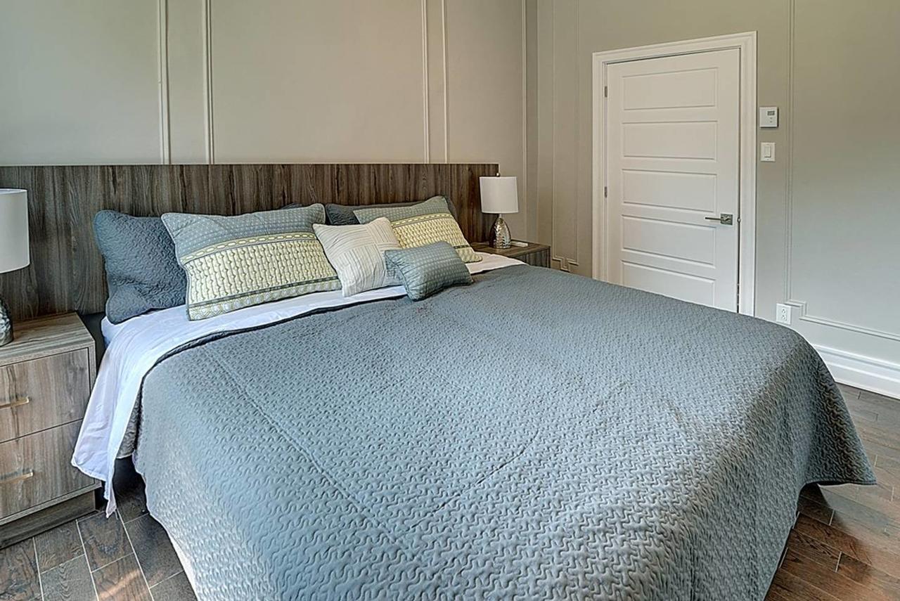 Montreal Mile-End Apartment #202 By Plateau Prime Suite *