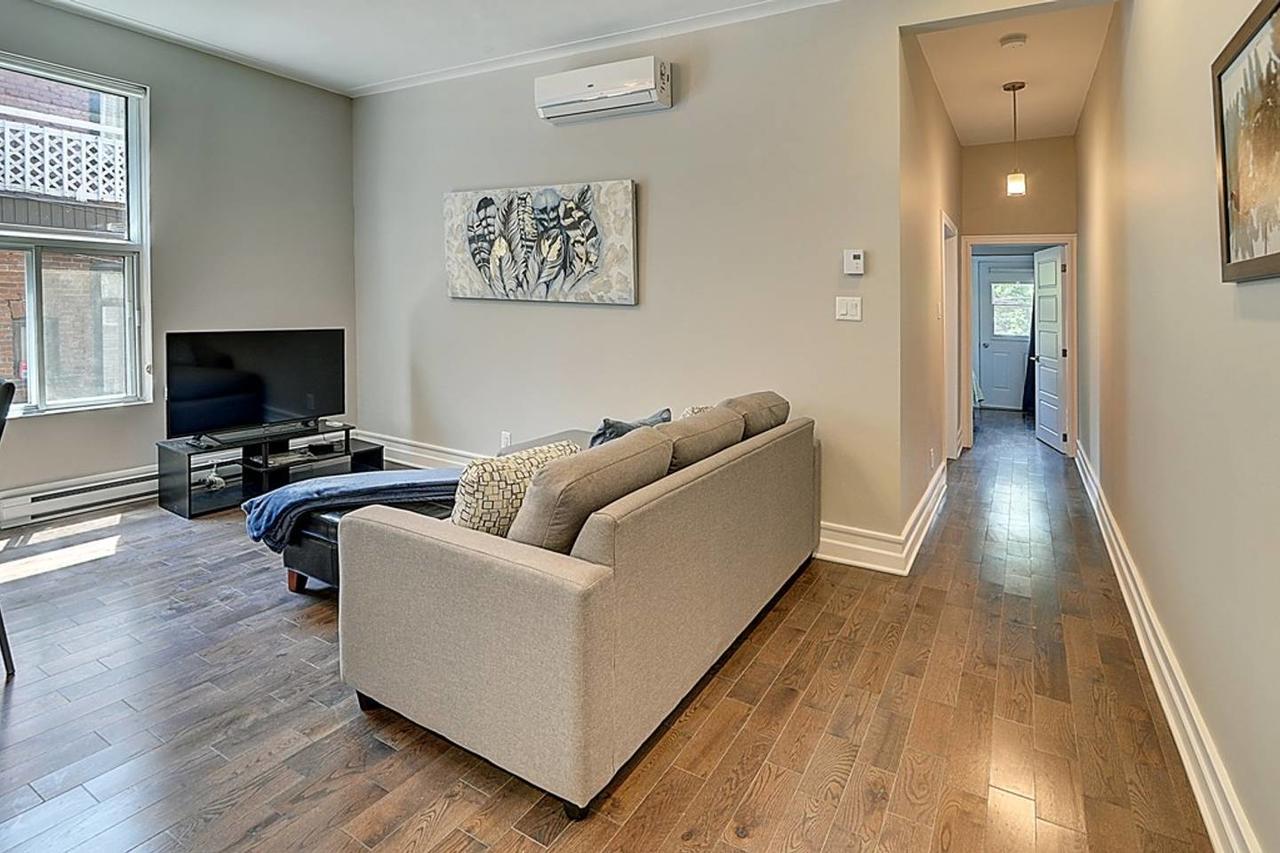 Montreal Mile-End Apartment #202 By Plateau Prime Suite Apartment *