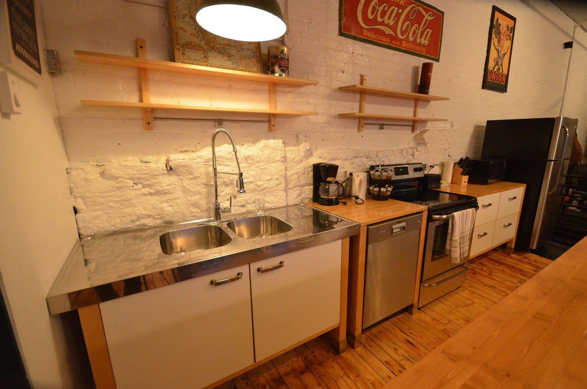 Likeahotel - Square Victoria Montreal