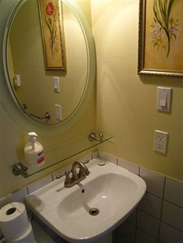 Gite University Bed And Breakfast Bed & Breakfast Montreal