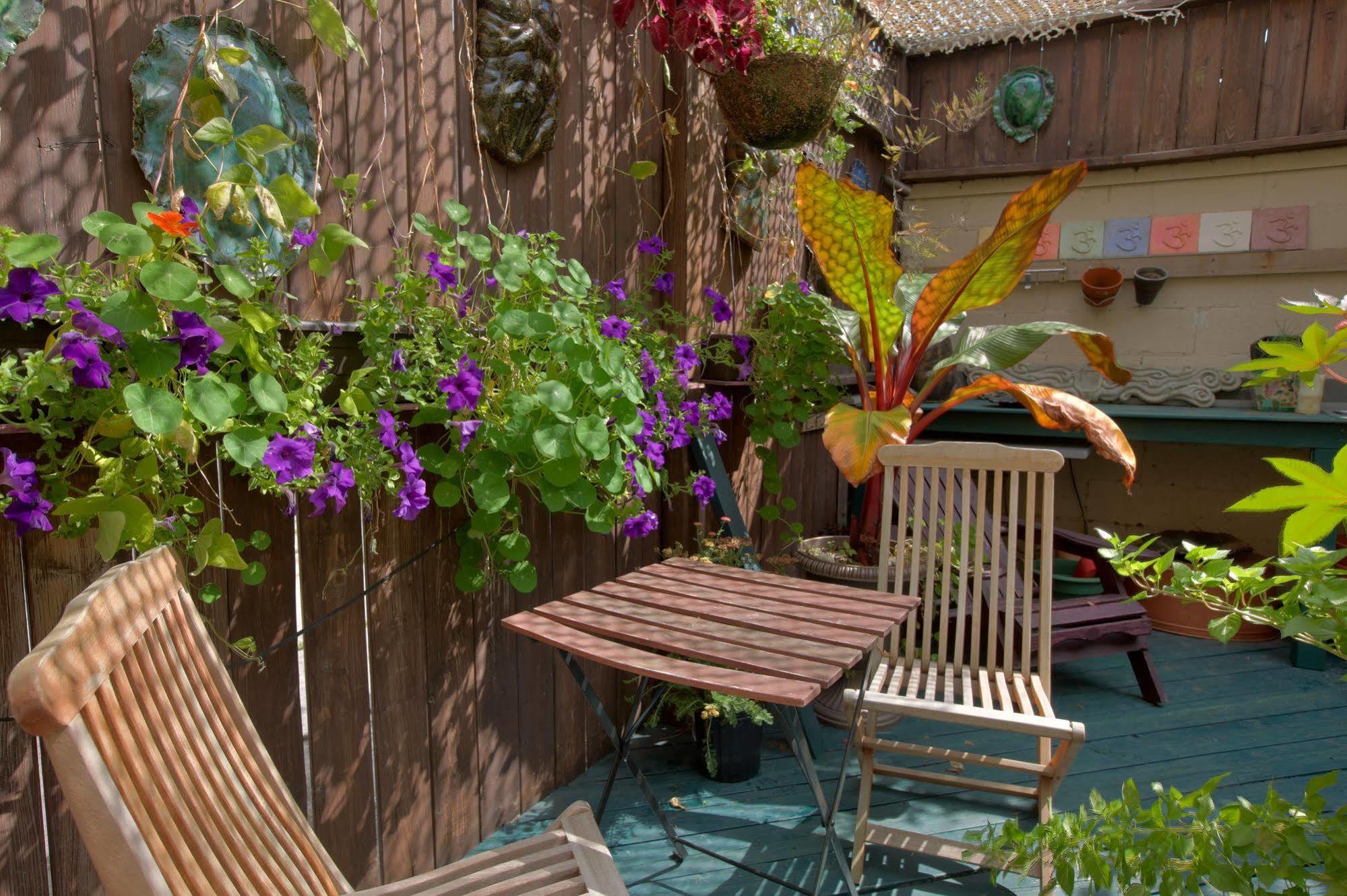 La Loggia Art Bed & Breakfast Montreal