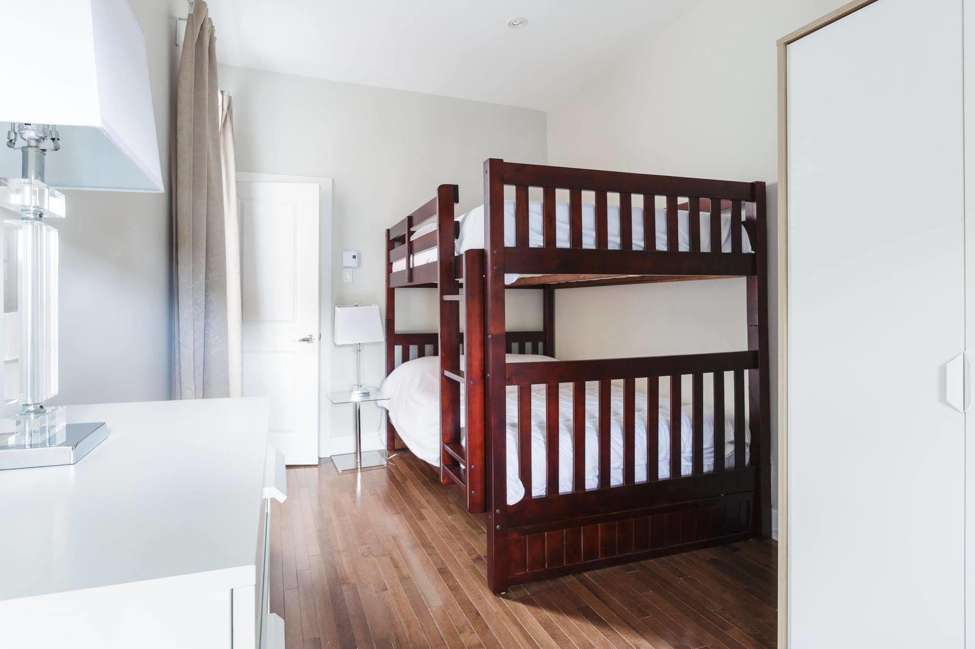 Apartment Mtlvacationrentals - The Fabfour