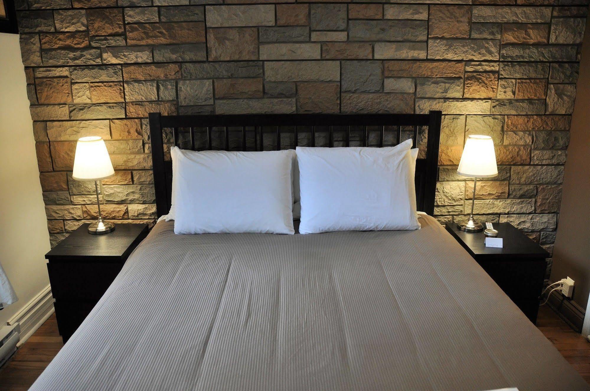 Du Village Bbv Bed & Breakfast