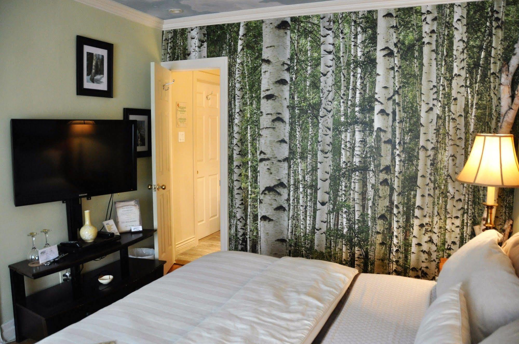 Bed & Breakfast Maison Des Jardins B & B Montreal