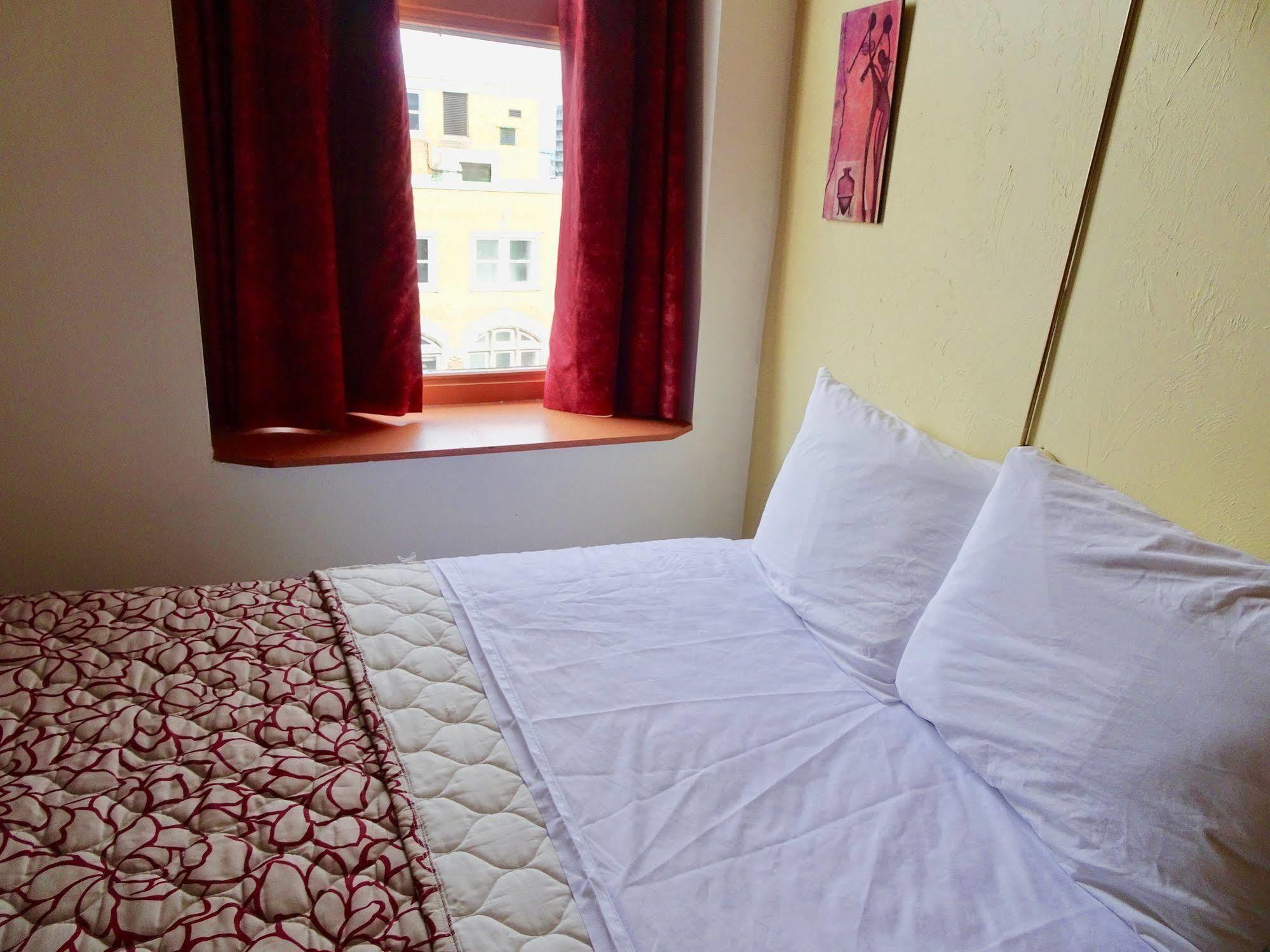 Champ De Mars Hotel 2*