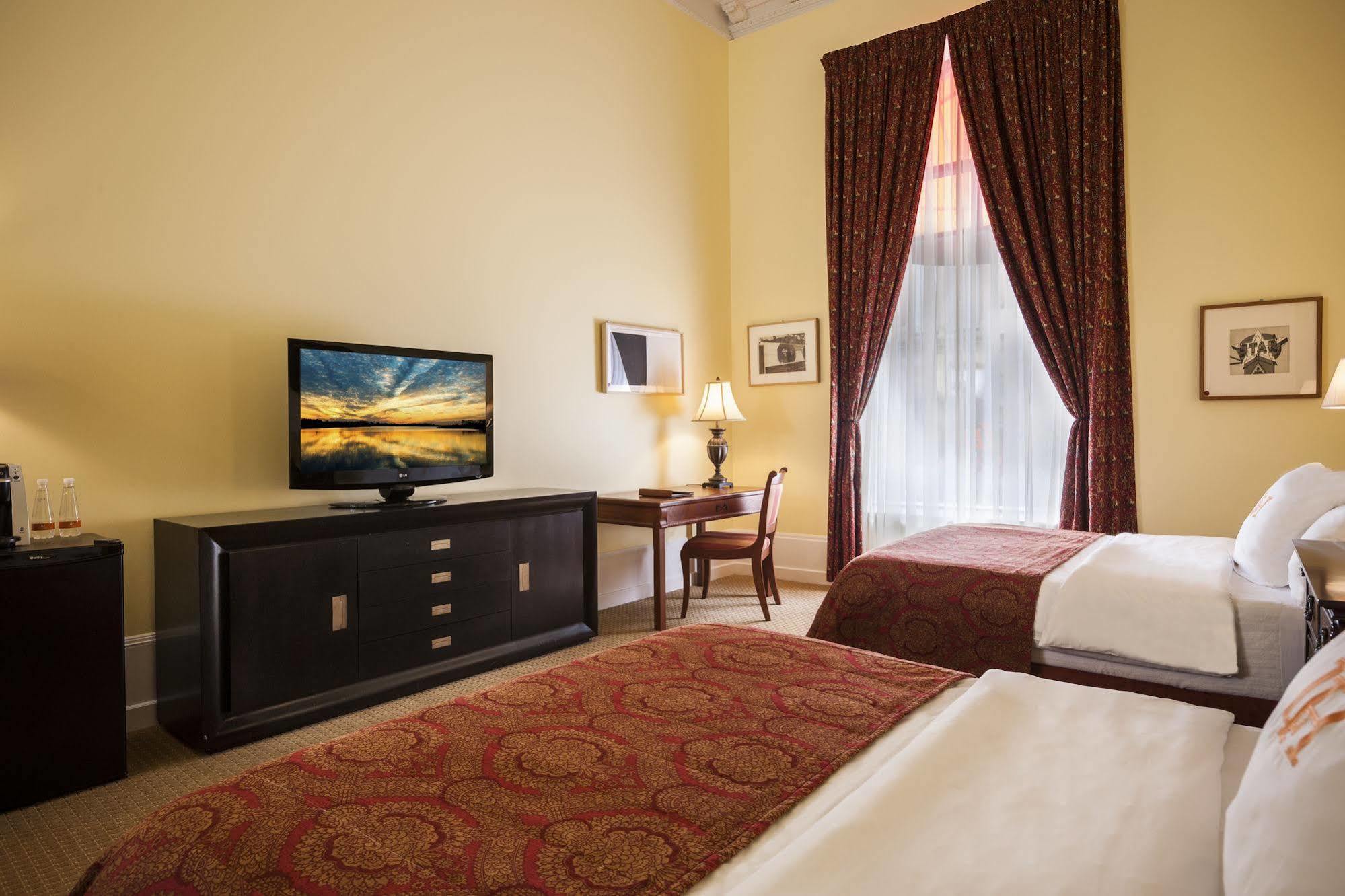 Lhotel