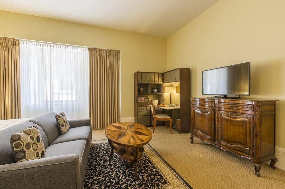 Lhotel Hotel