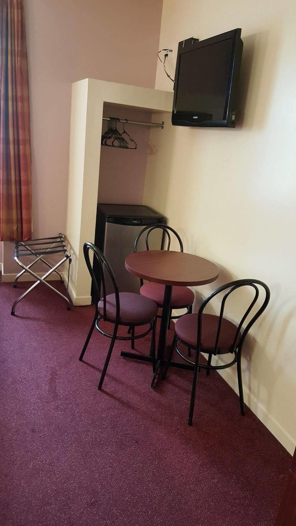 Econo Hotel Montreal