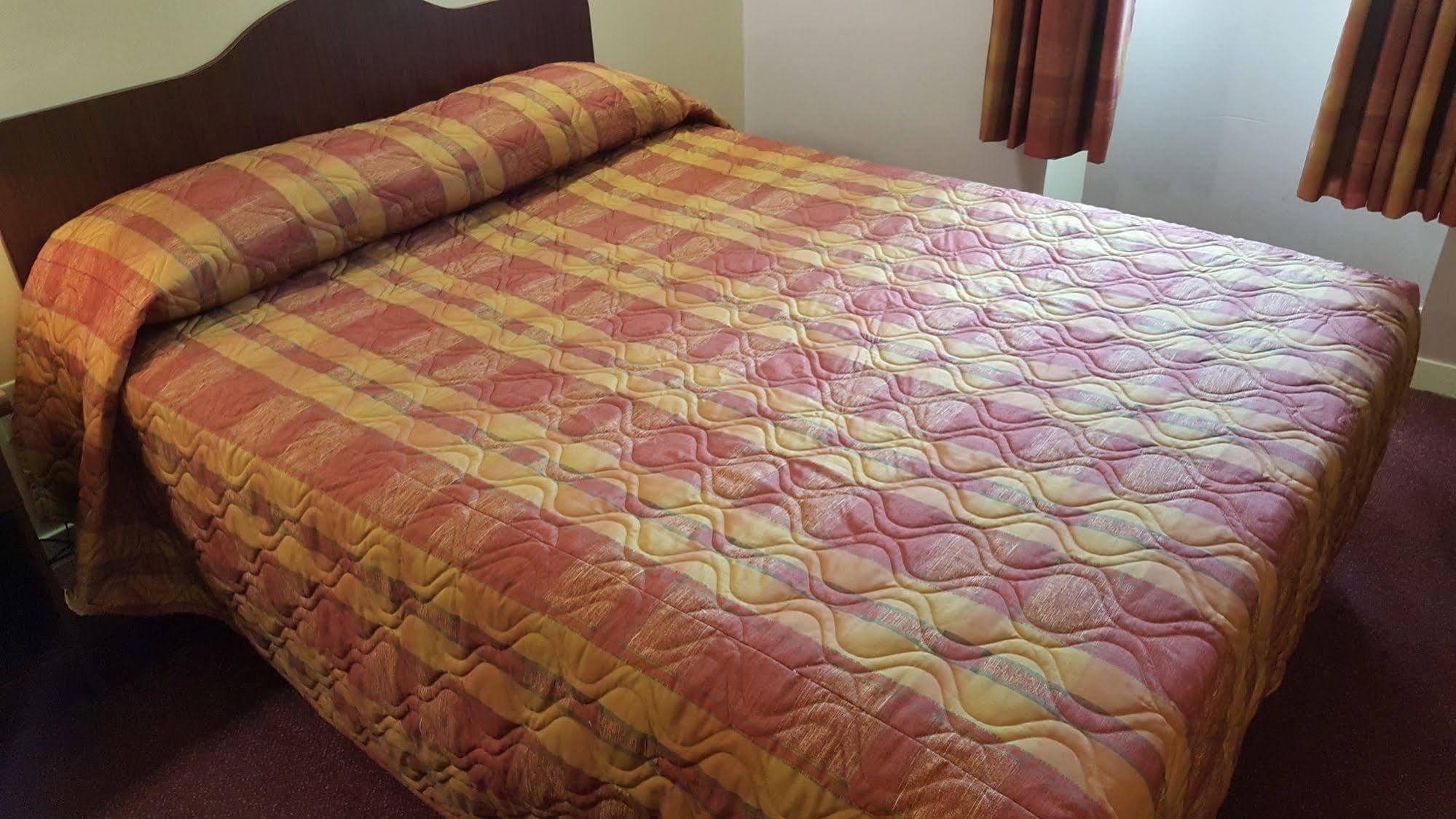 Econo Hotel