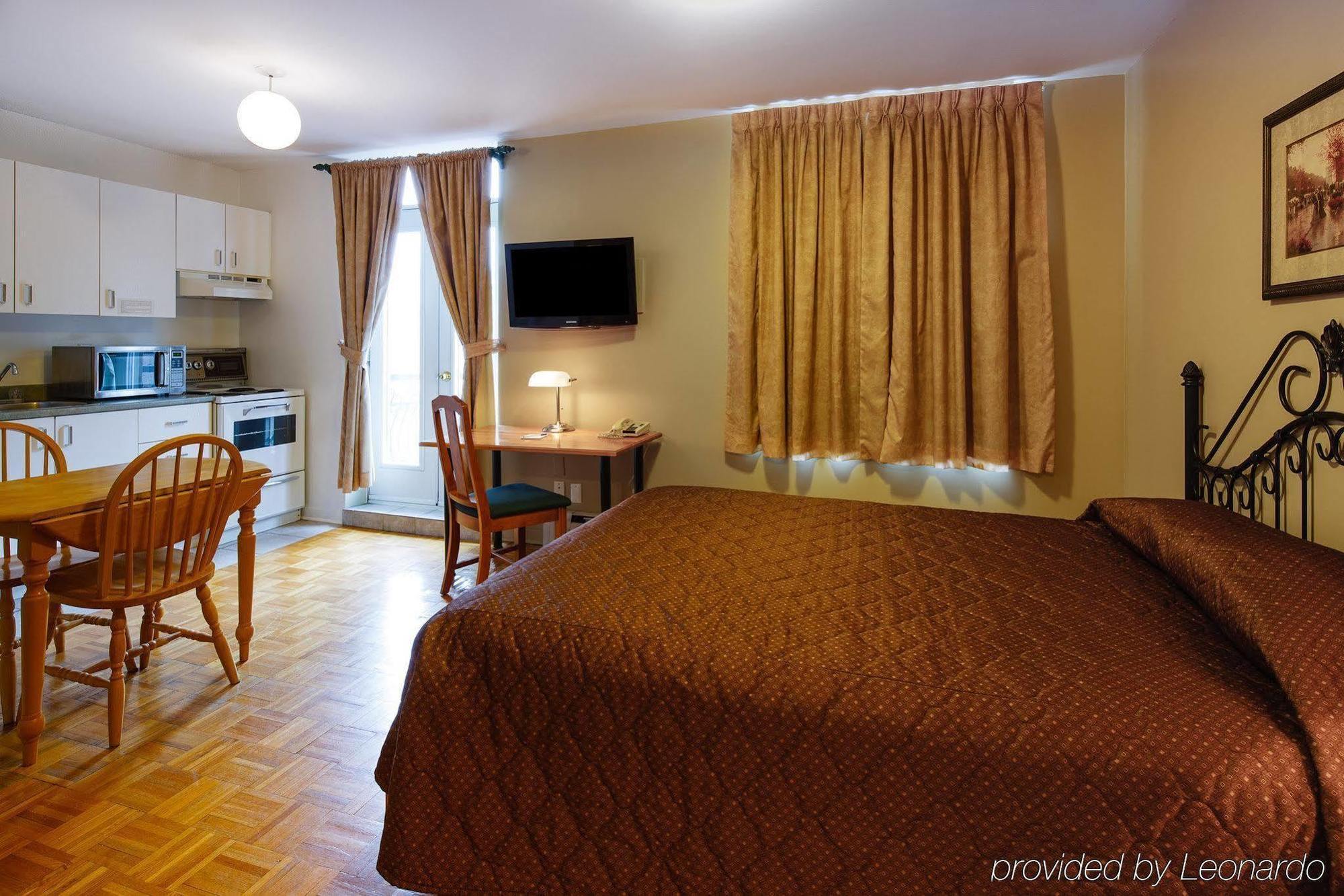 Hotel Le Roberval Montreal