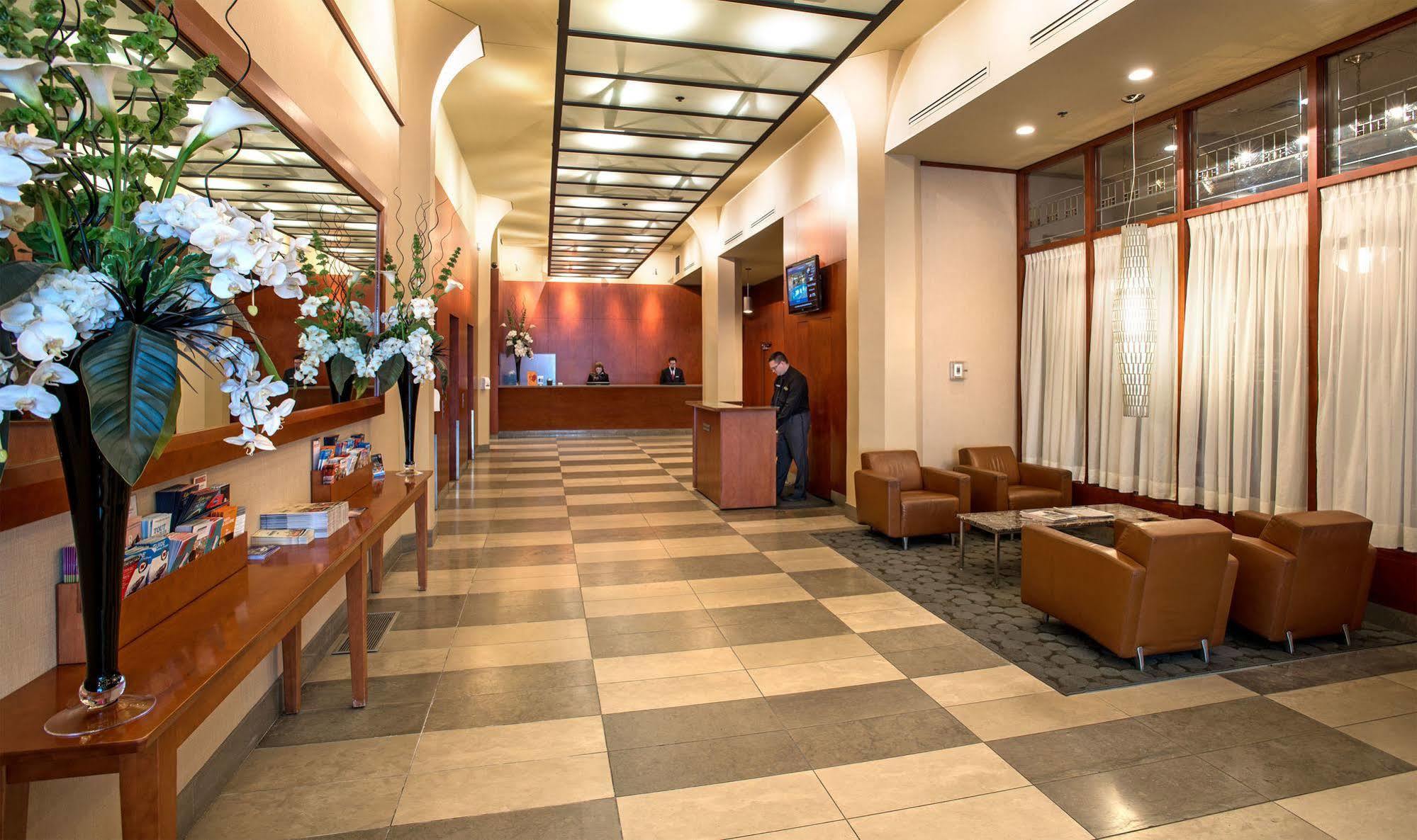 Le Square Phillips & Hotel