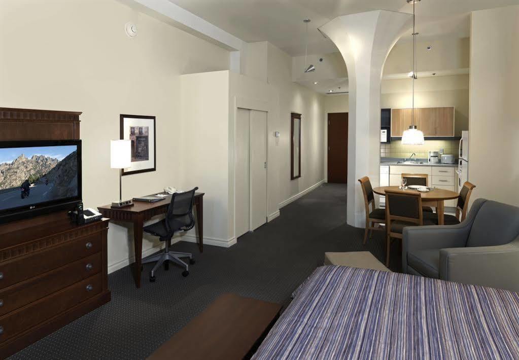 Hotel Le Square Phillips & Montreal