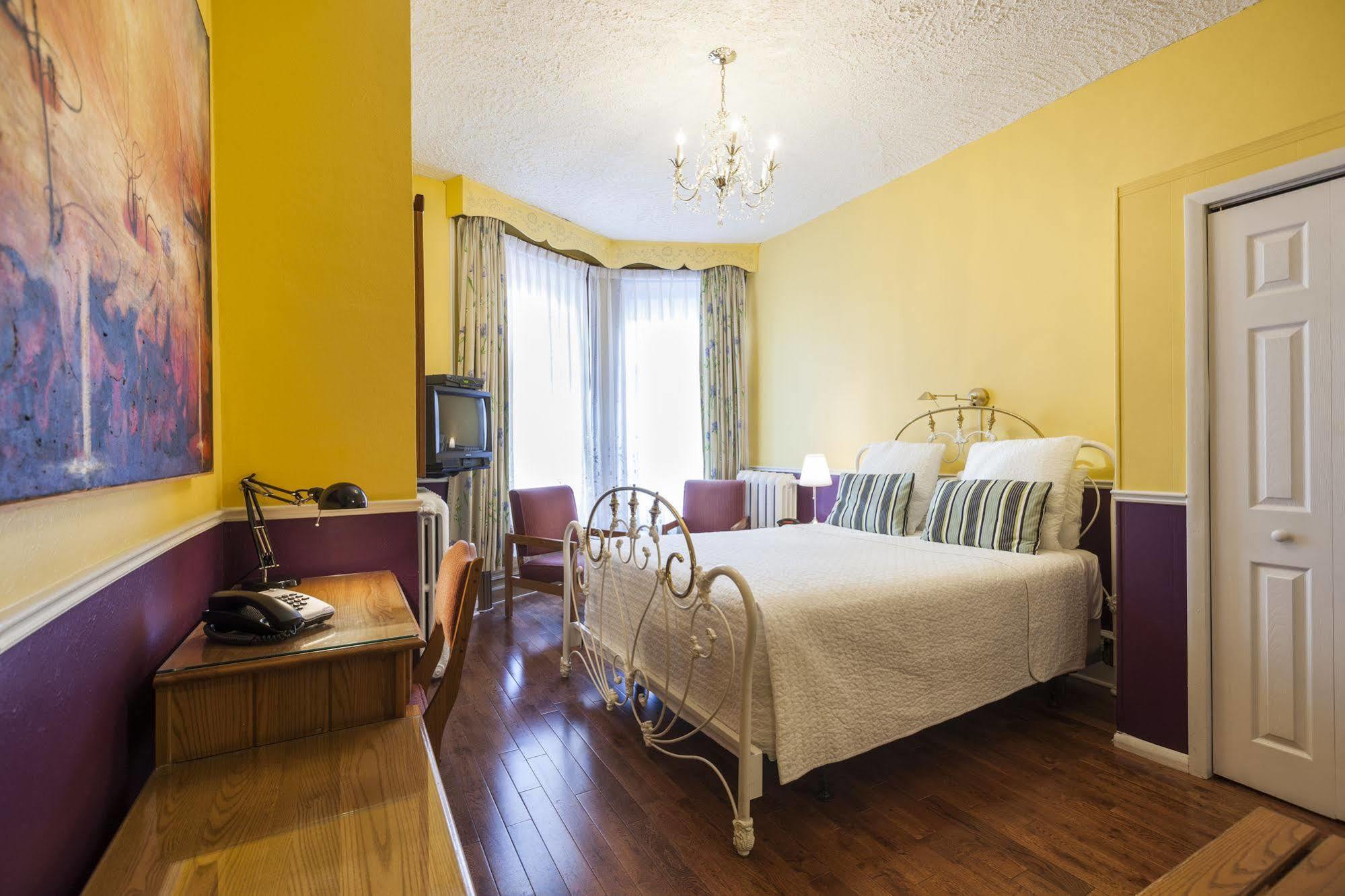 Chateau De L'argoat Hotel 3*
