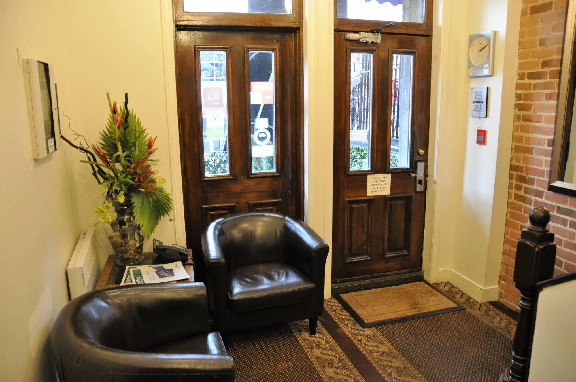1595 Saint-denis Hotel 3*