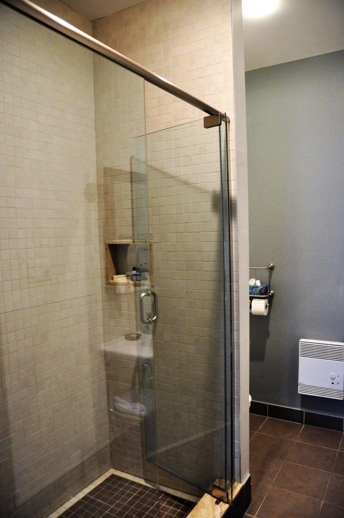 Hotel 1595 Saint-denis Montreal