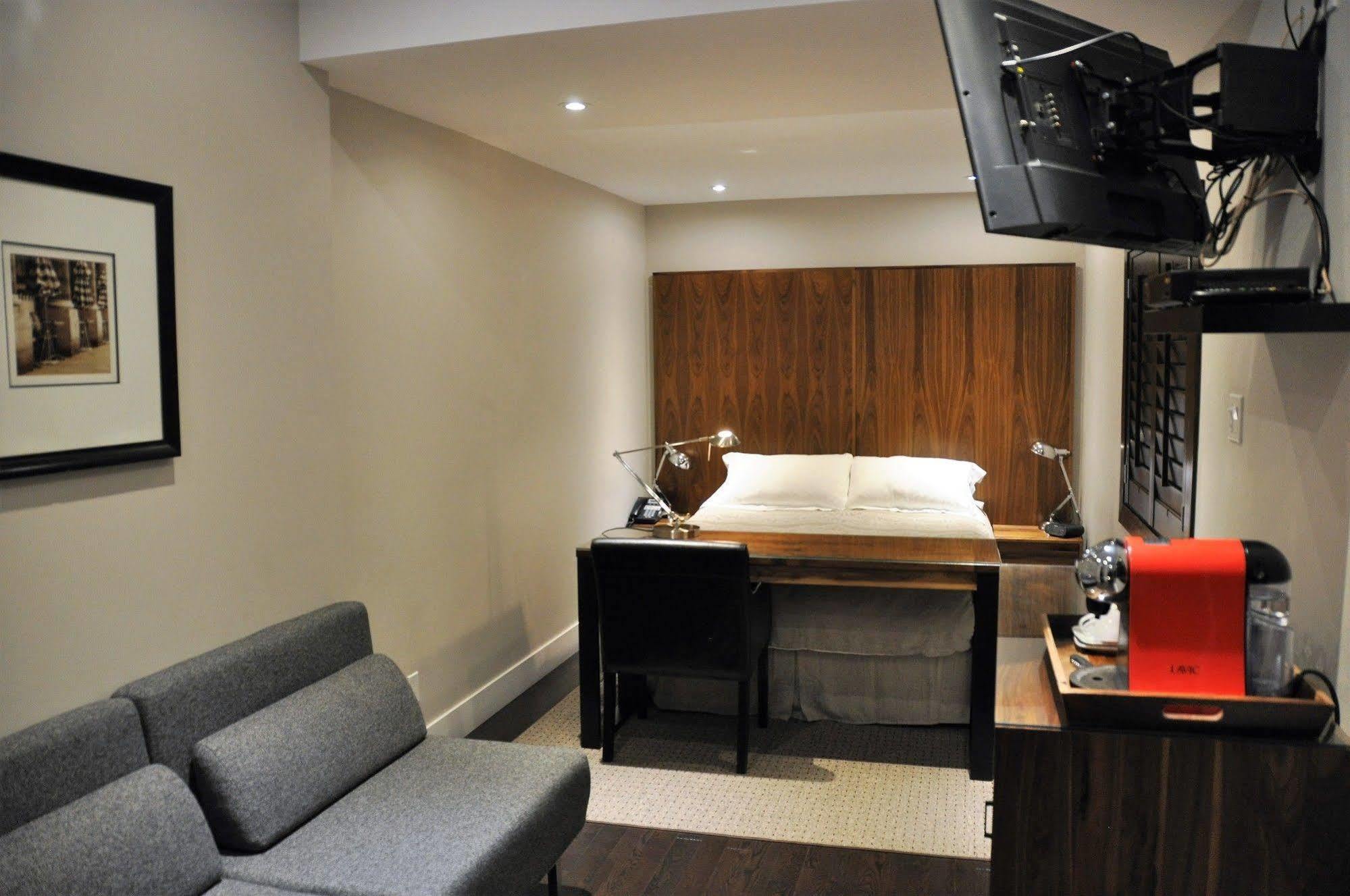 Hotel 1595 Saint-denis