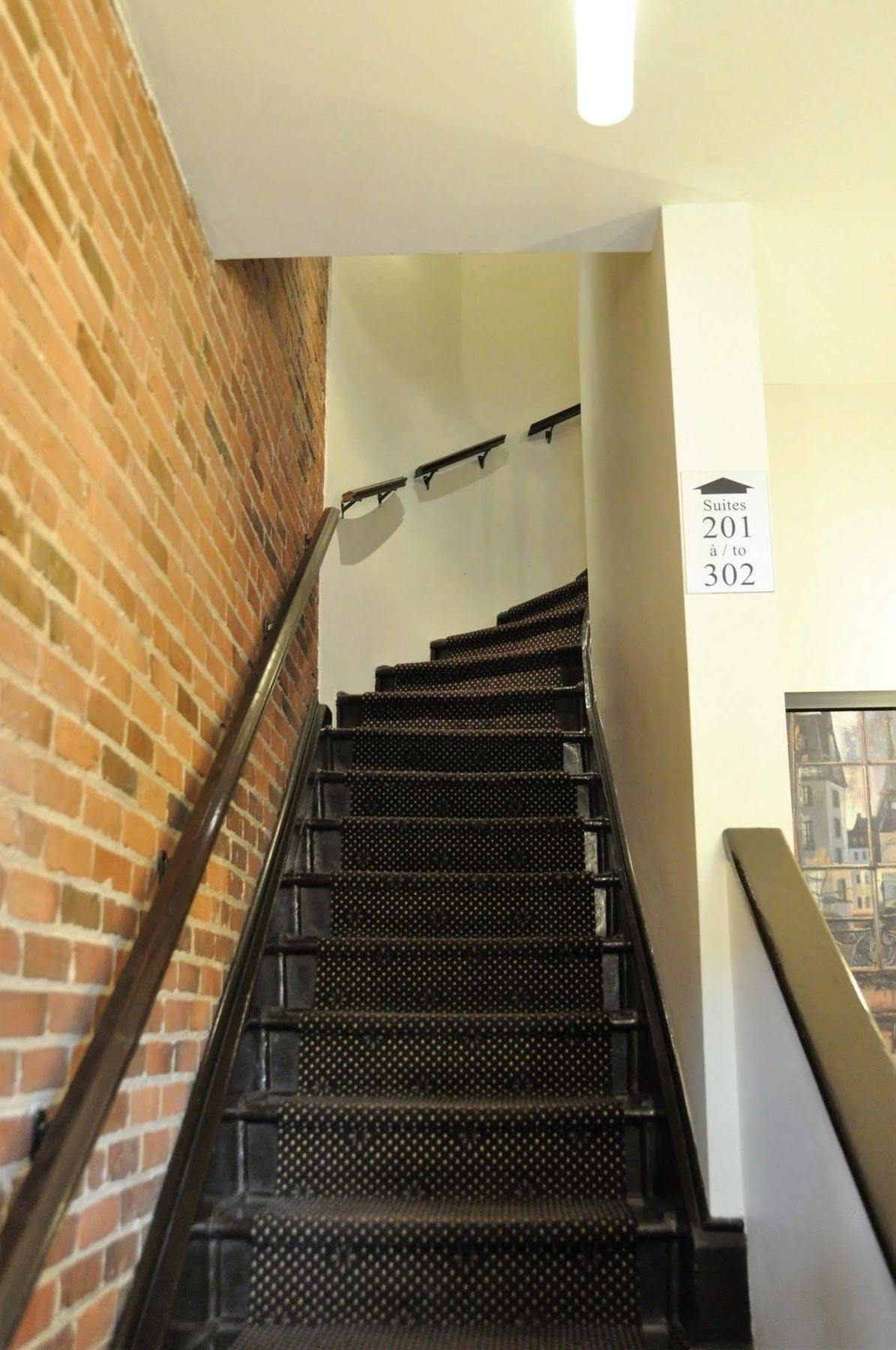 1595 Saint-denis Hotel Montreal