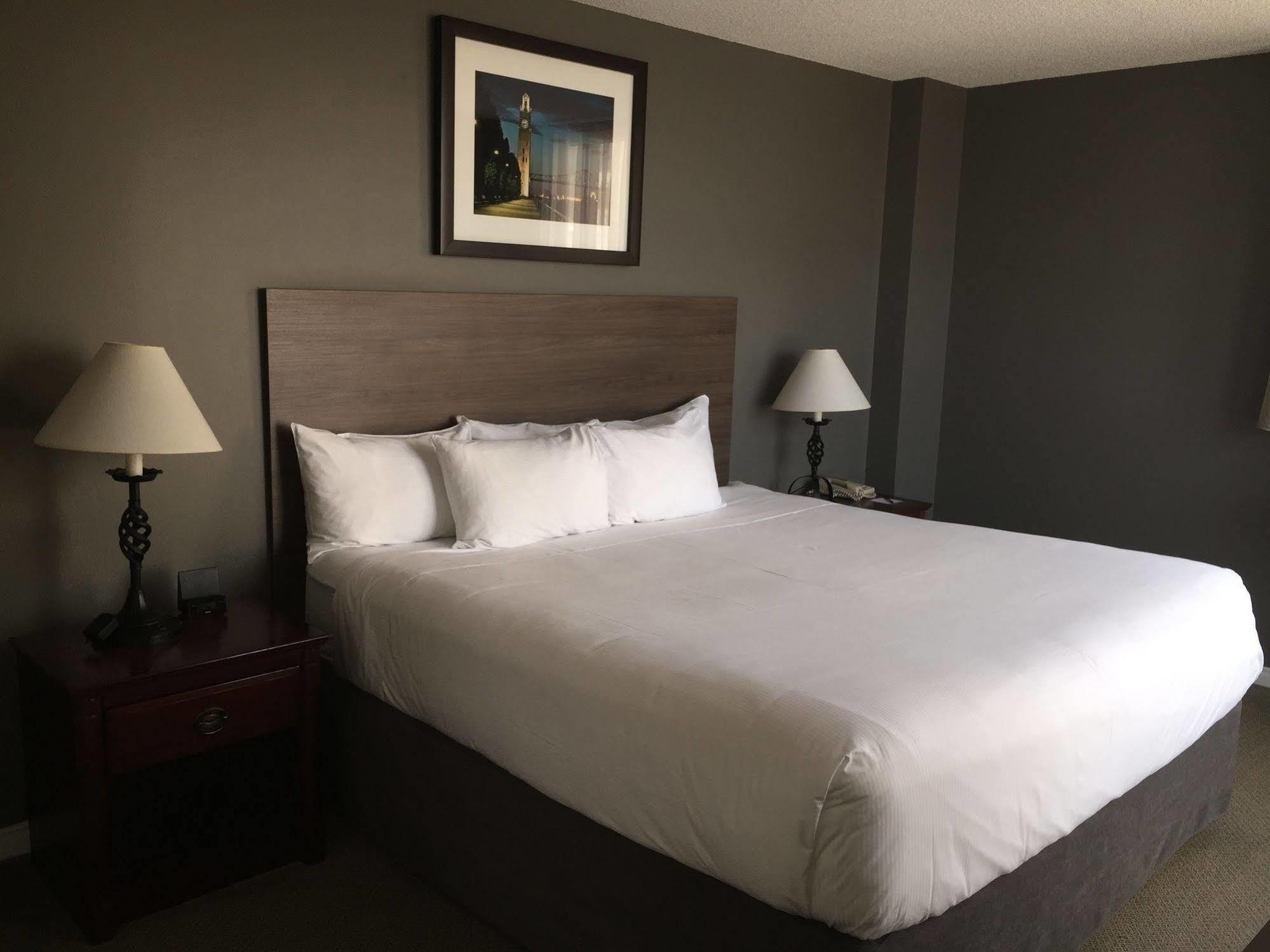 Faubourg Centre-ville Downtown Hotel Montreal