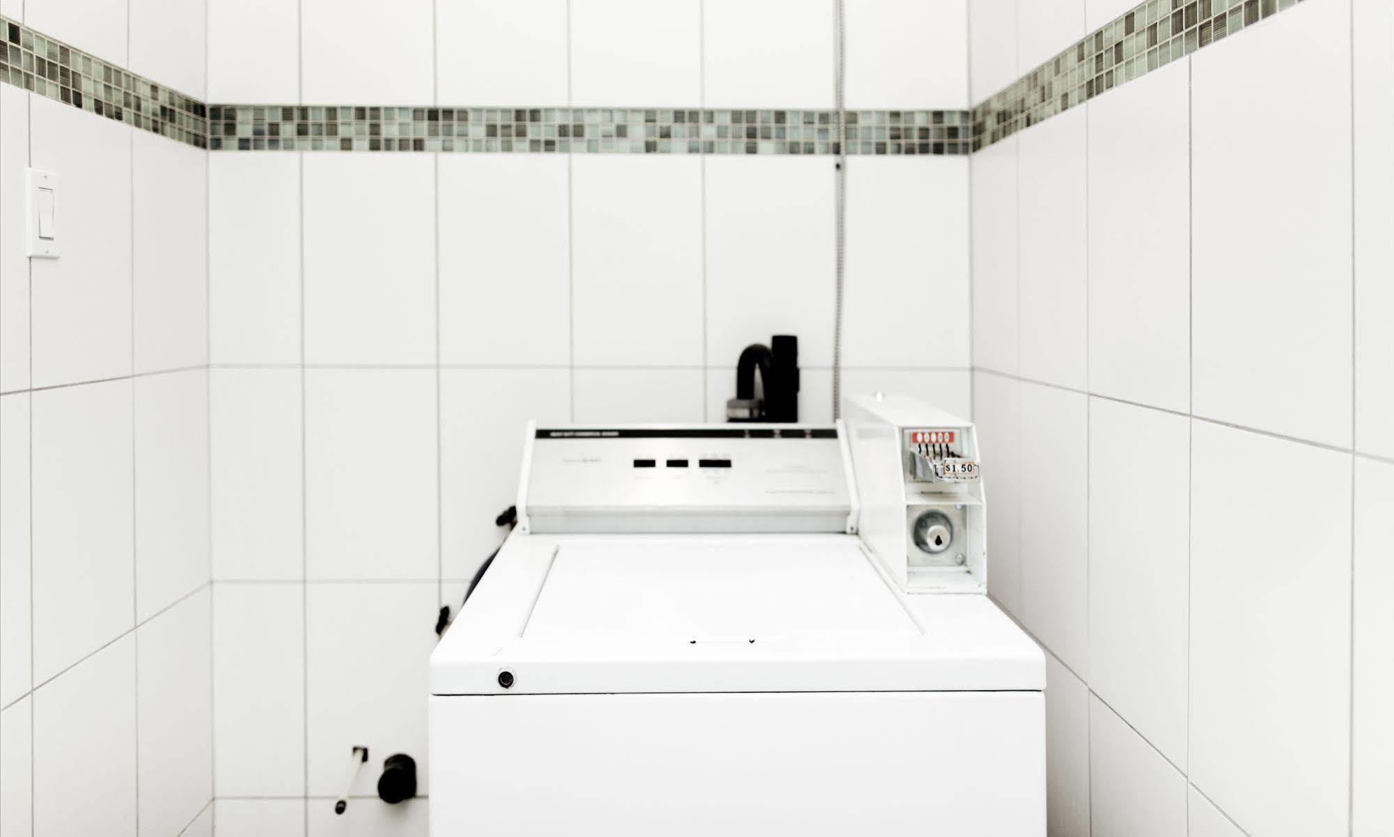 Hostel Bishop Downtown Montreal