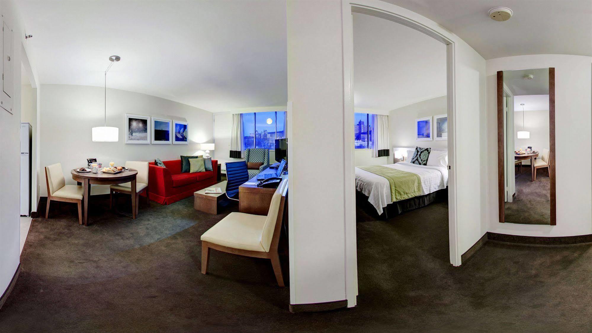 By Marriott Westmount 4* Montreal