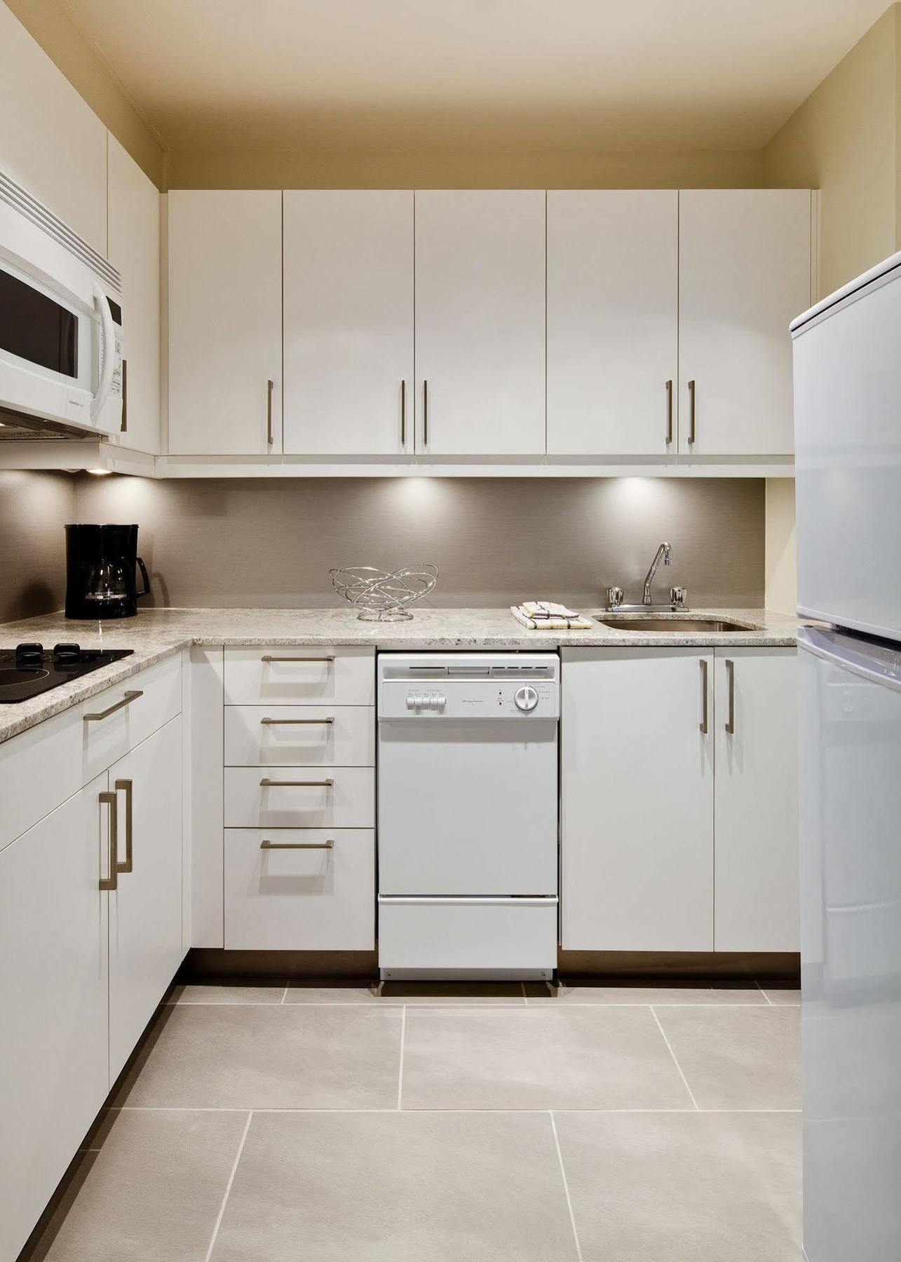 By Marriott Westmount 4*