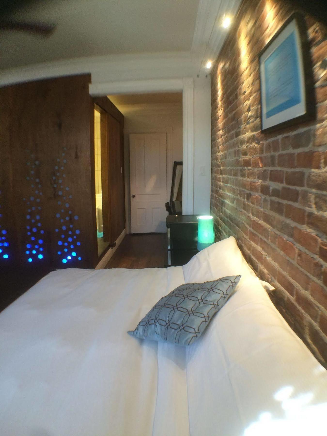 Atmosphere Bed & Breakfast Montreal