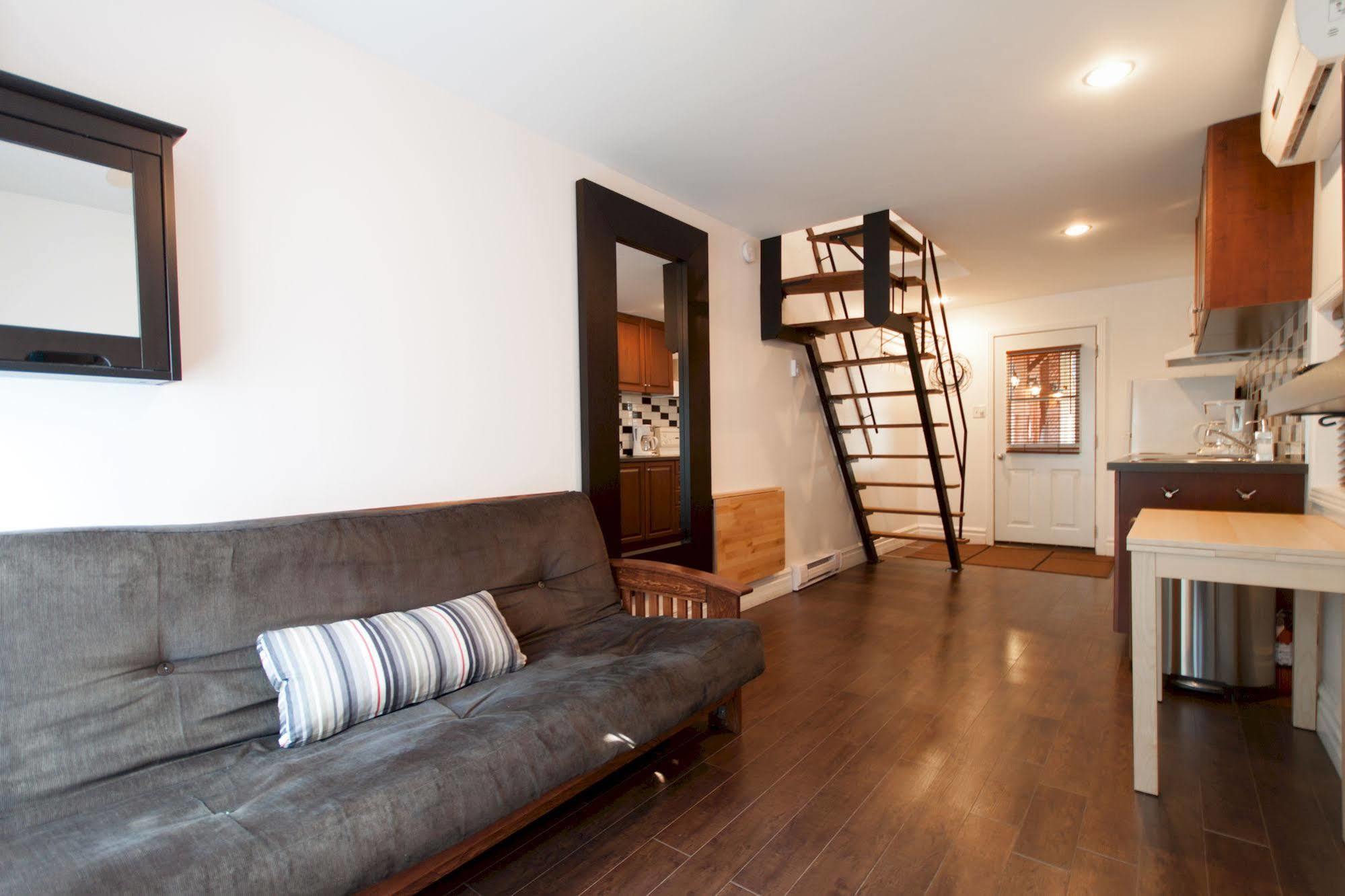Bed & Breakfast Du Village Bbv Montreal