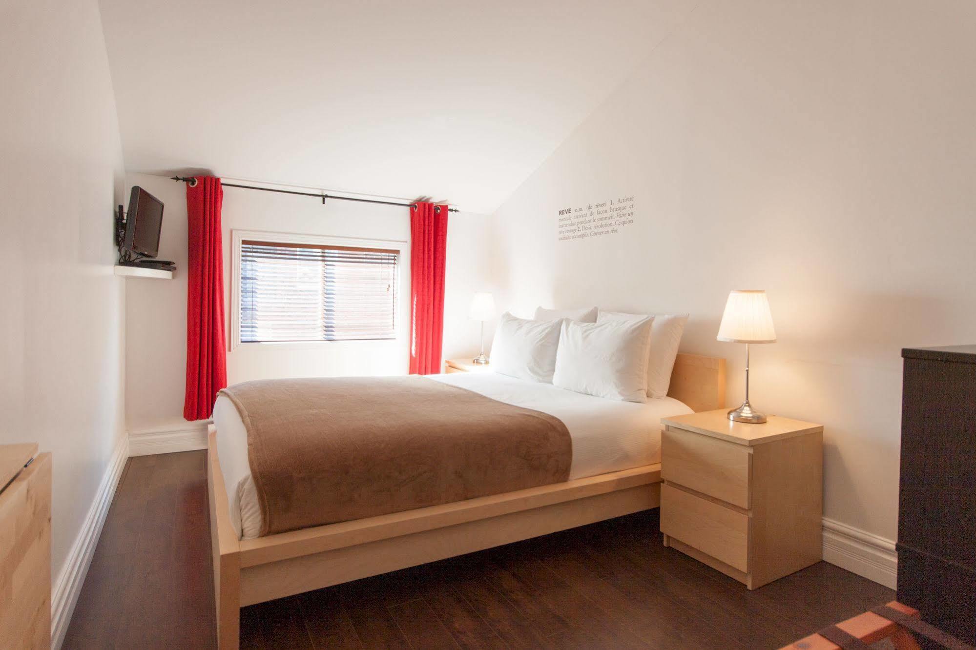 Du Village Bbv Bed & Breakfast