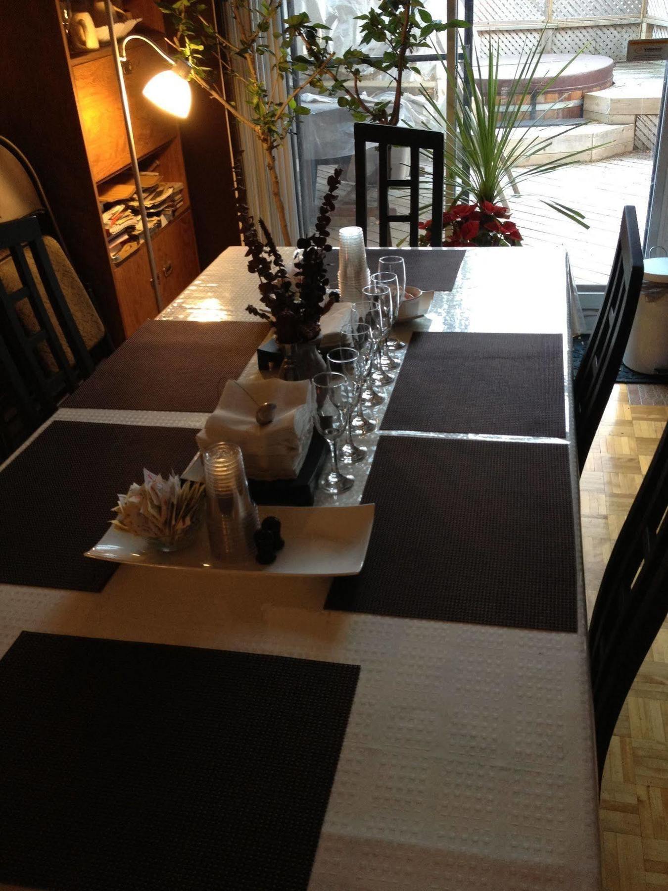 Bed & Breakfast Repos & Manna Downtown 3*